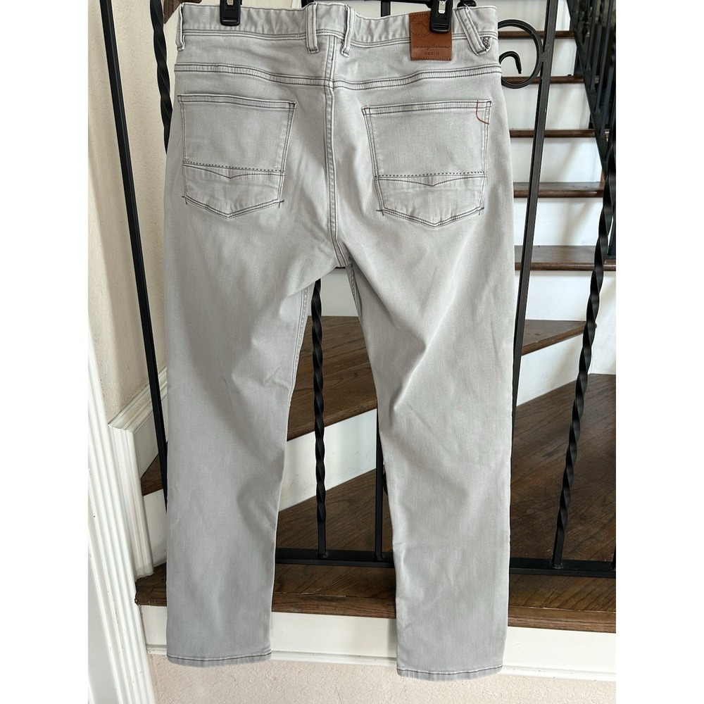 Size 35X32 Tommy Bahama Men's Boracay Jeans Stretch Straight Leg Grey